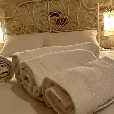 I Trulli Del Fauno Guest house